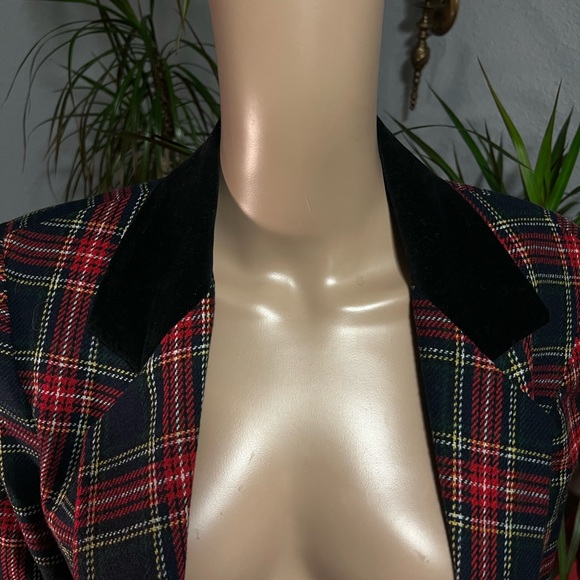Black & red plaid blazer size 6P wool blend - Picture 5 of 9